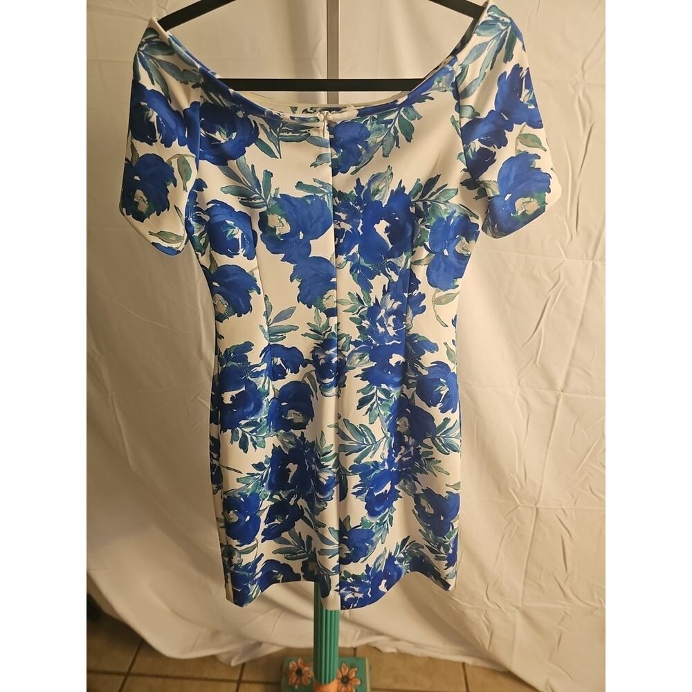 Calvin Klein White Fitted Boat Neck Dress With Blue Flowers Size 4 - Picture 4 of 6